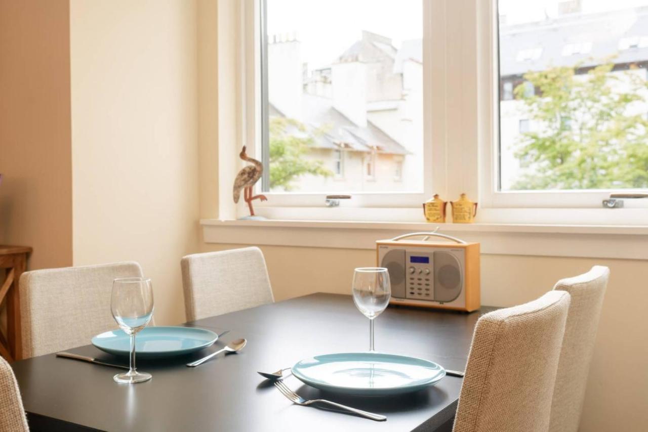 Apartment Altido Lovely For 4 With Free Parking