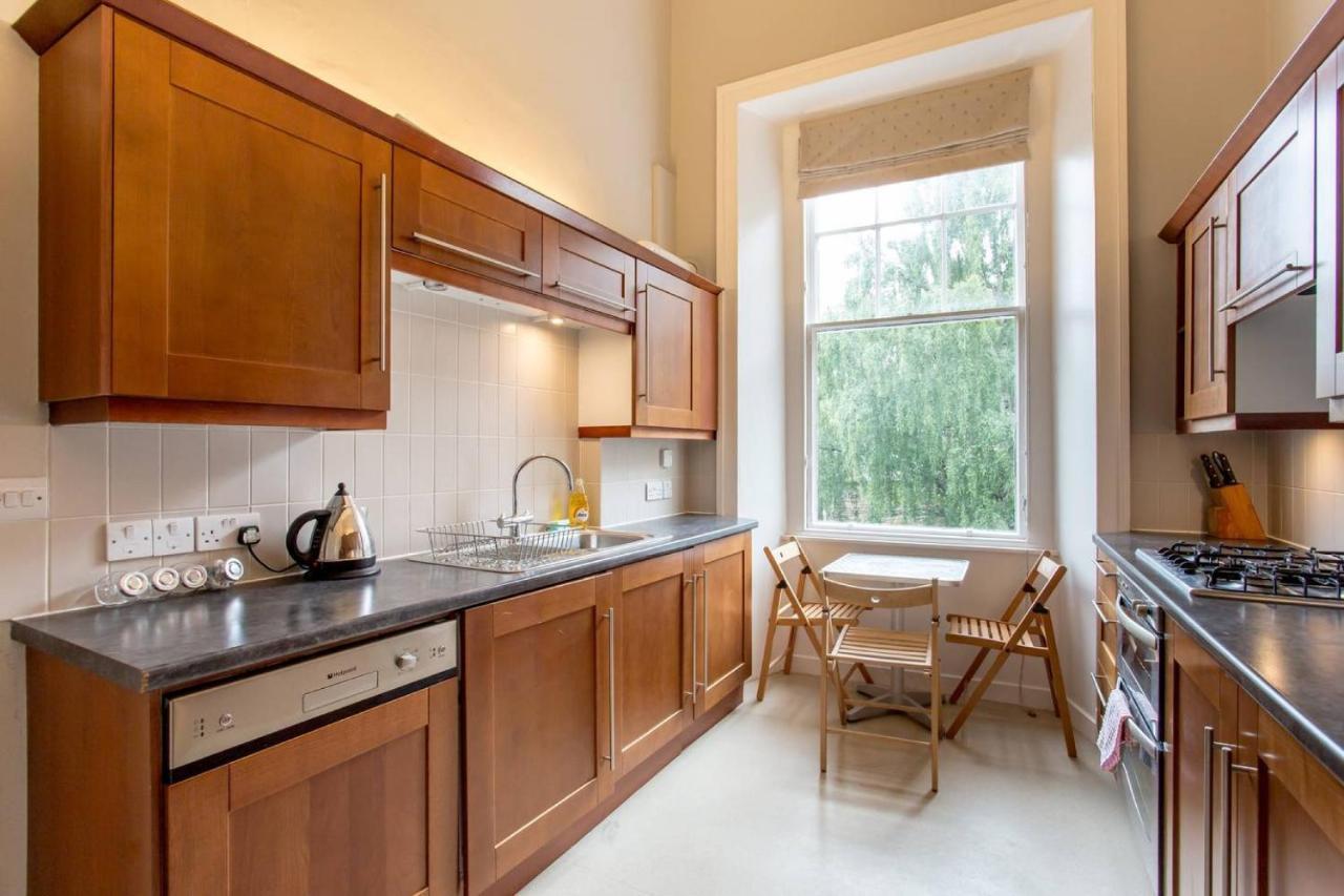 Joivy Spacious In New Town Prime Location Apartment