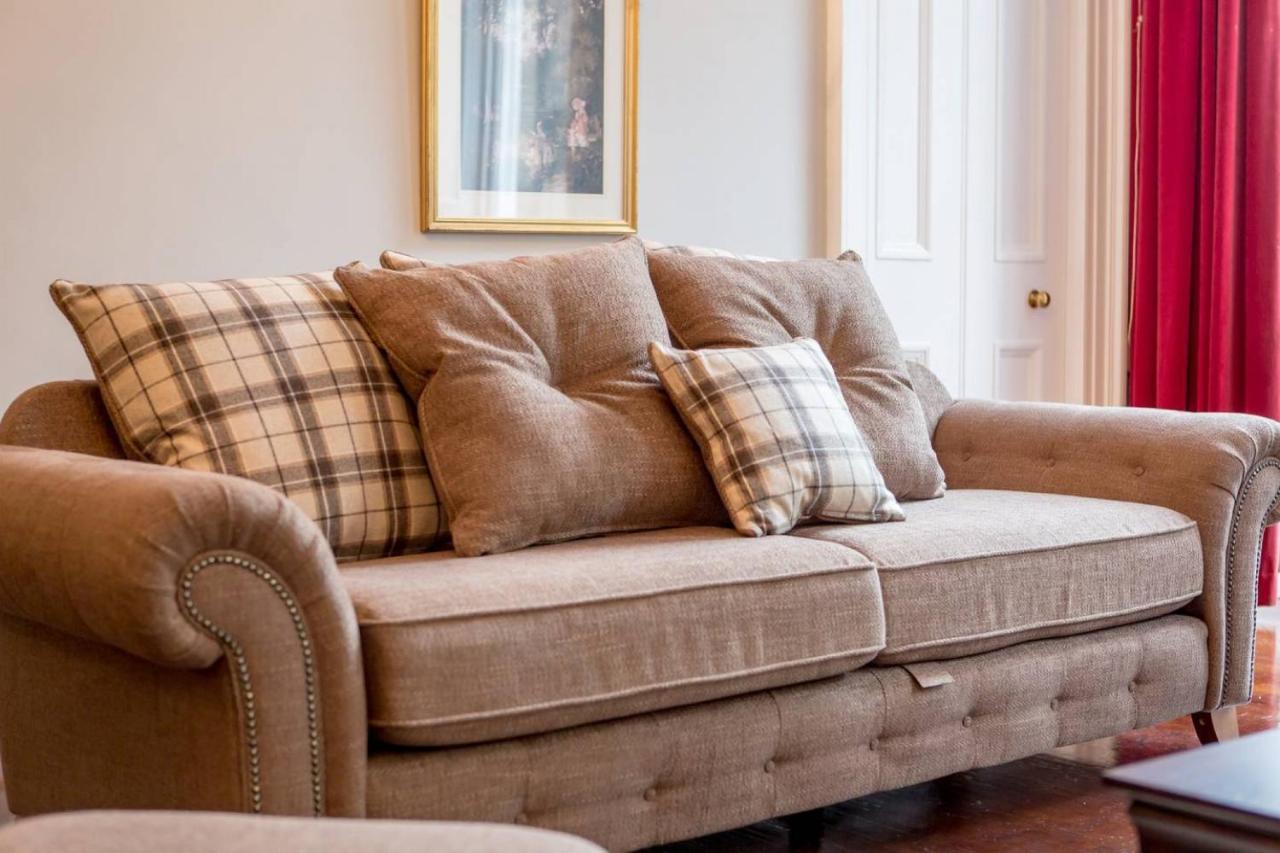 Joivy Spacious In New Town Prime Location Apartment *