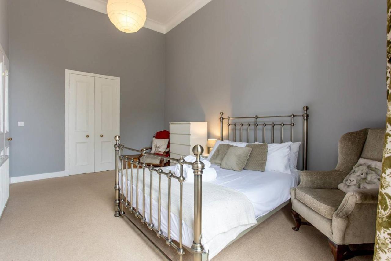 Joivy Spacious In New Town Prime Location Apartment