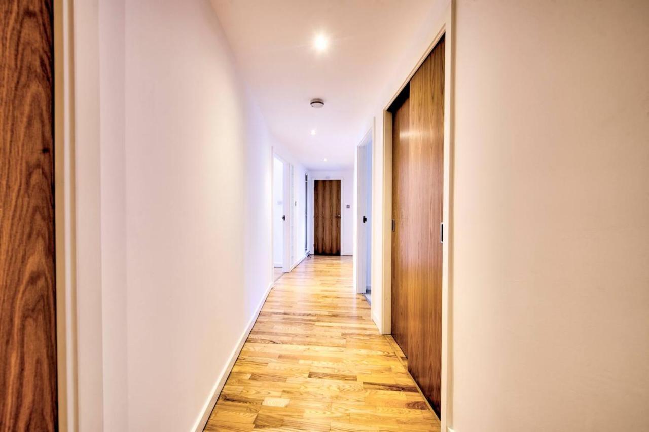 Apartment Altido Alluring 3br Apt Near The Centre With Parking