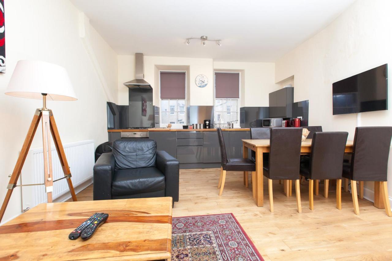 Apartment Cozy Beside Castle!!! Edinburgh