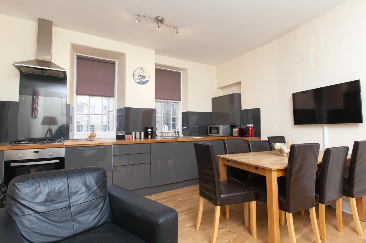 Cozy Beside Castle!!! Apartment