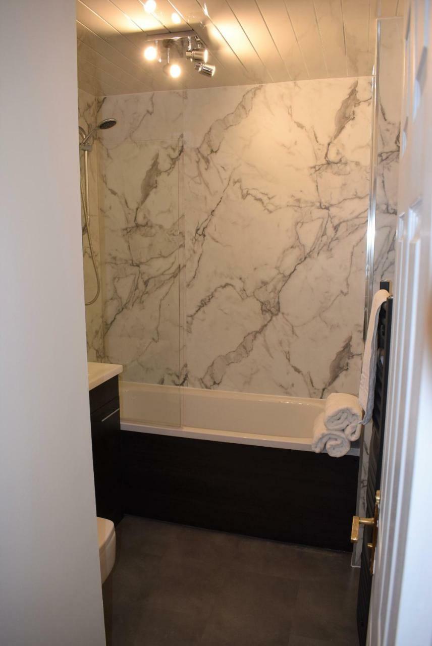 Kelpies Serviced - Cameron Appartement *