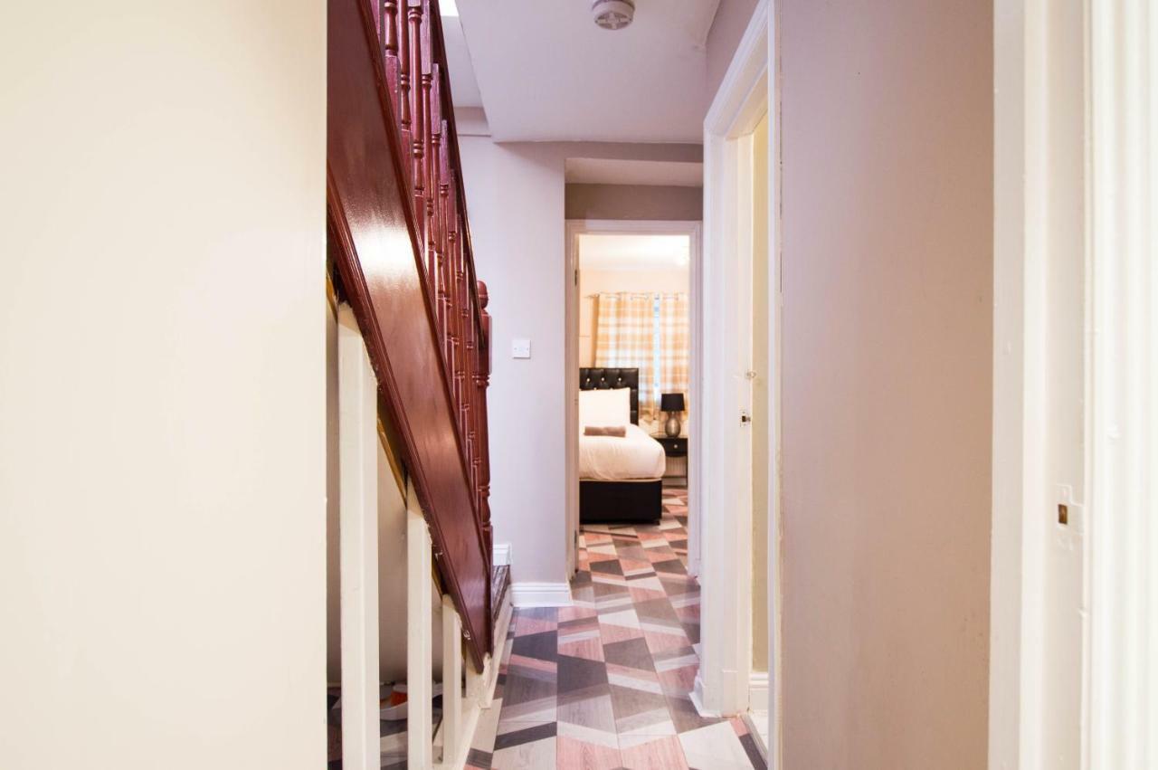 Montgomery - Crighton Apartment