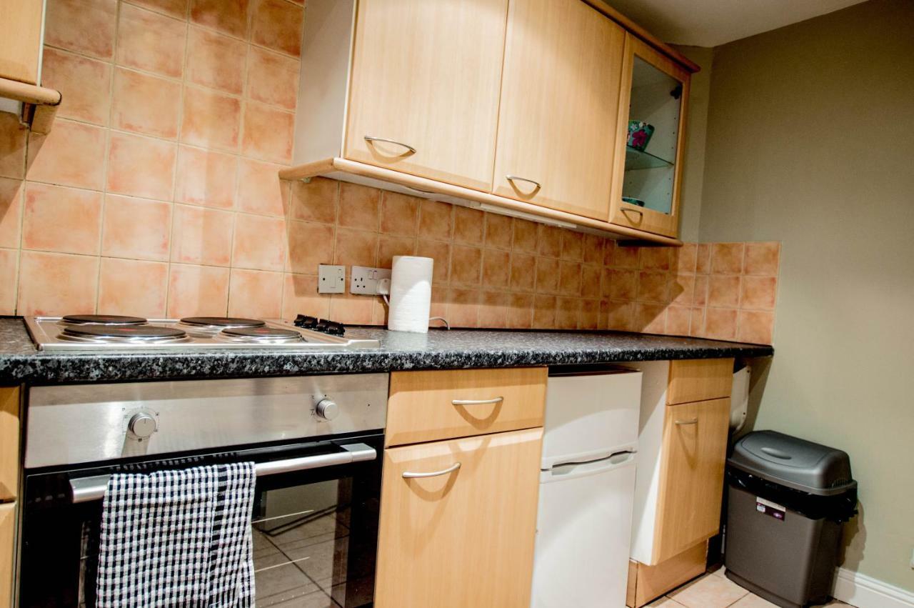 Montgomery - Crighton Apartment *