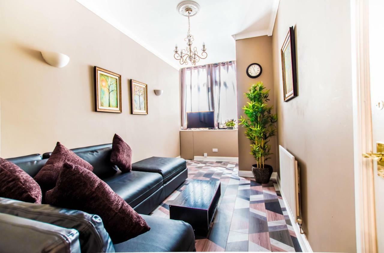 Montgomery - Crighton Apartment *