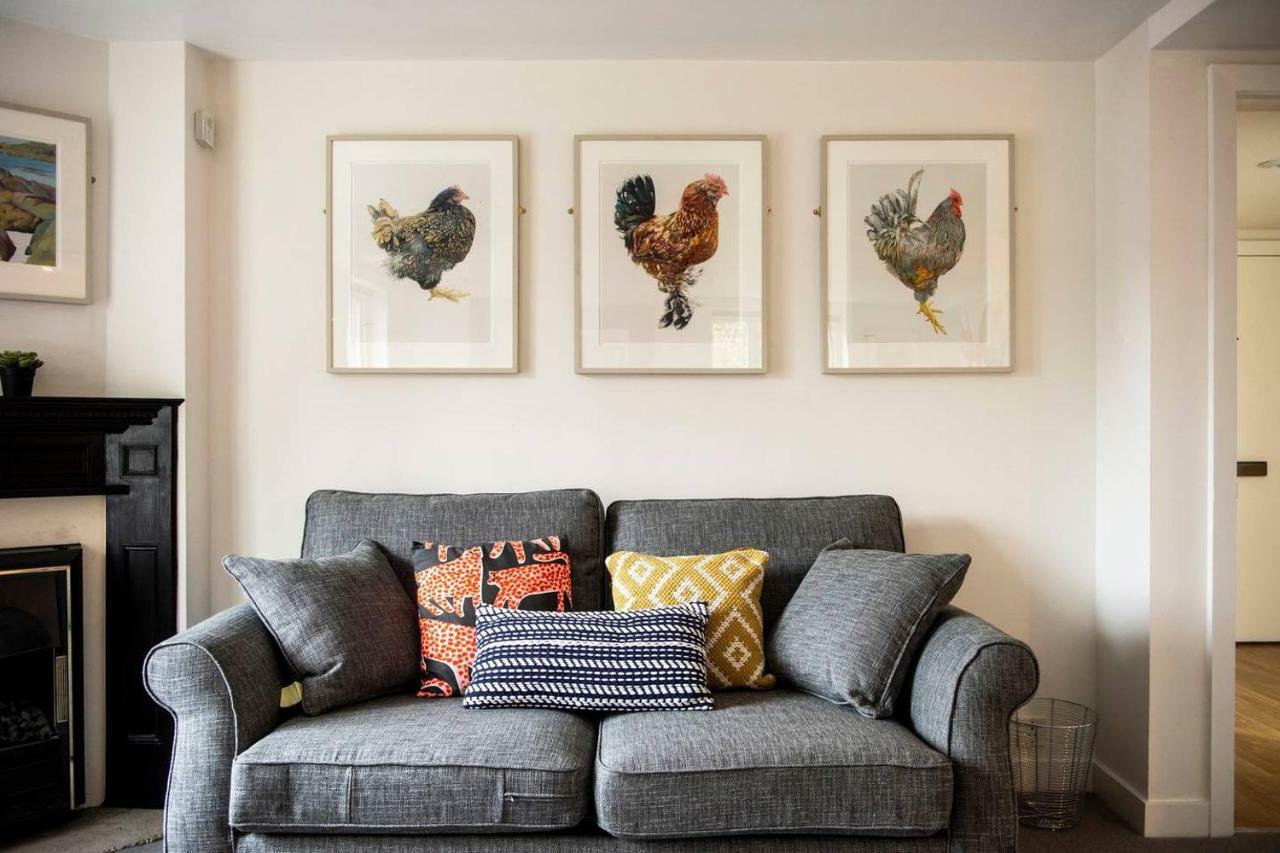 Altido Ultra Stylish Calton Road Apt W/ Parking Apartment Edinburgh