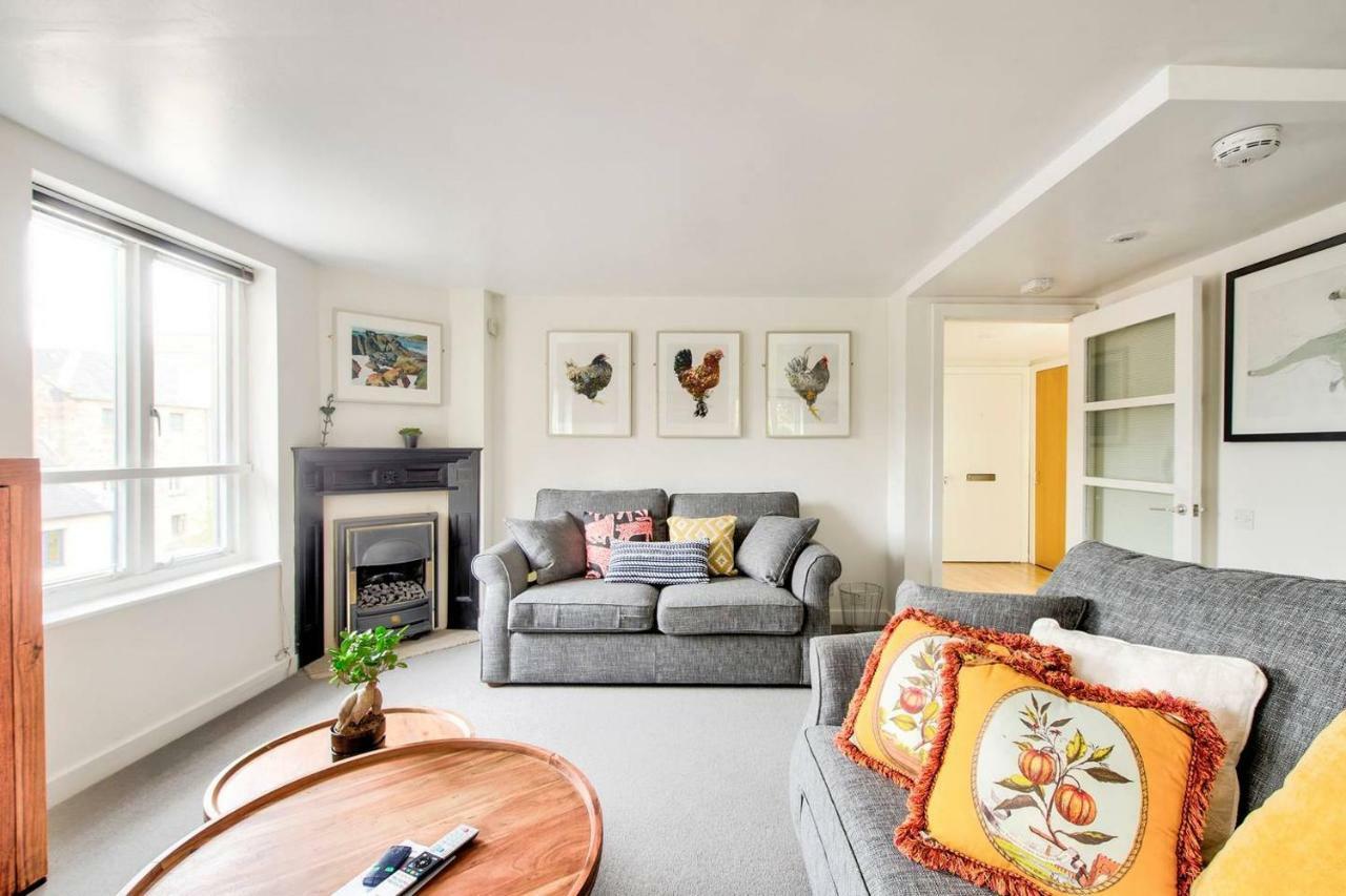 Altido Ultra Stylish Calton Road Apt W/ Parking Apartment *