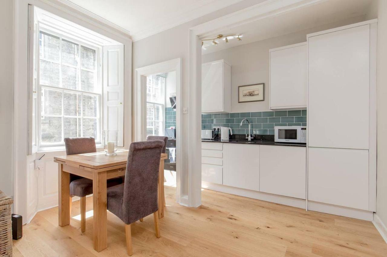 Apartment Altido Elegant Georgian 2-bedrm Apt In Heart Of Old Town Edinburgh