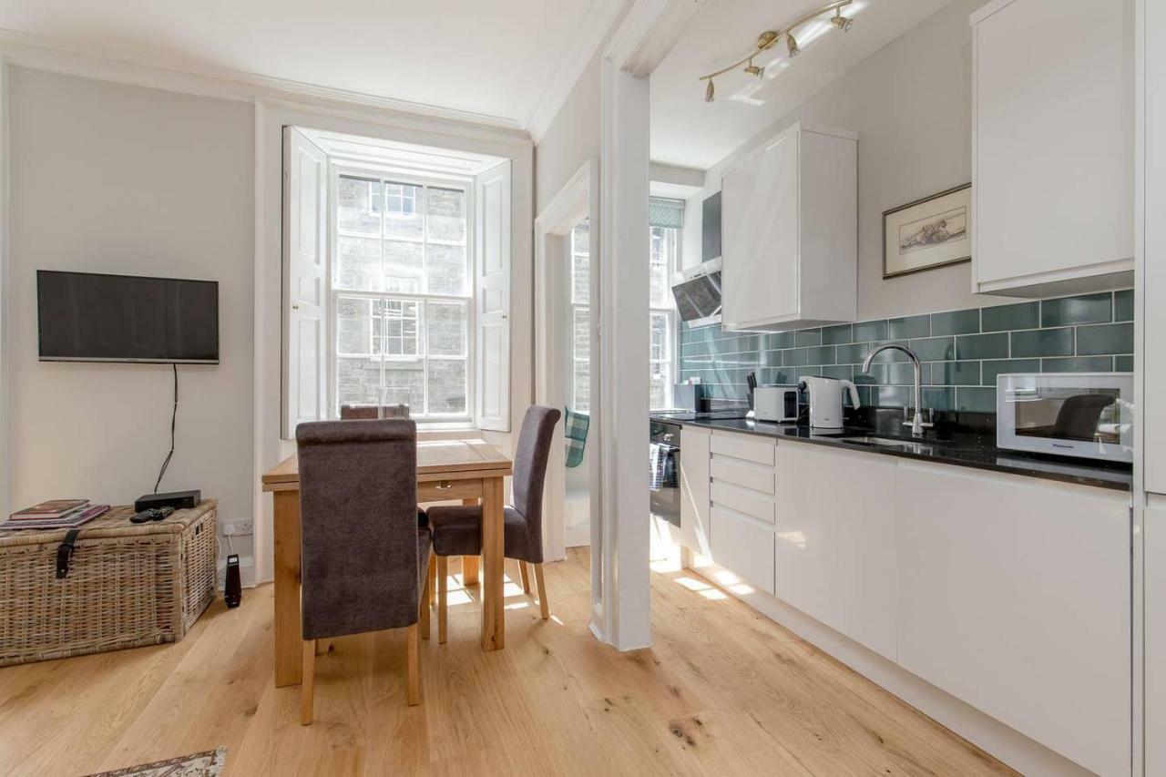 Altido Elegant Georgian 2-bedrm Apt In Heart Of Old Town Edinburgh