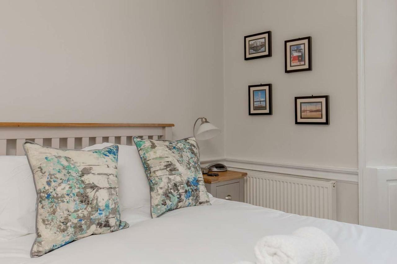 Altido Elegant Georgian 2-bedrm Apt In Heart Of Old Town Apartment