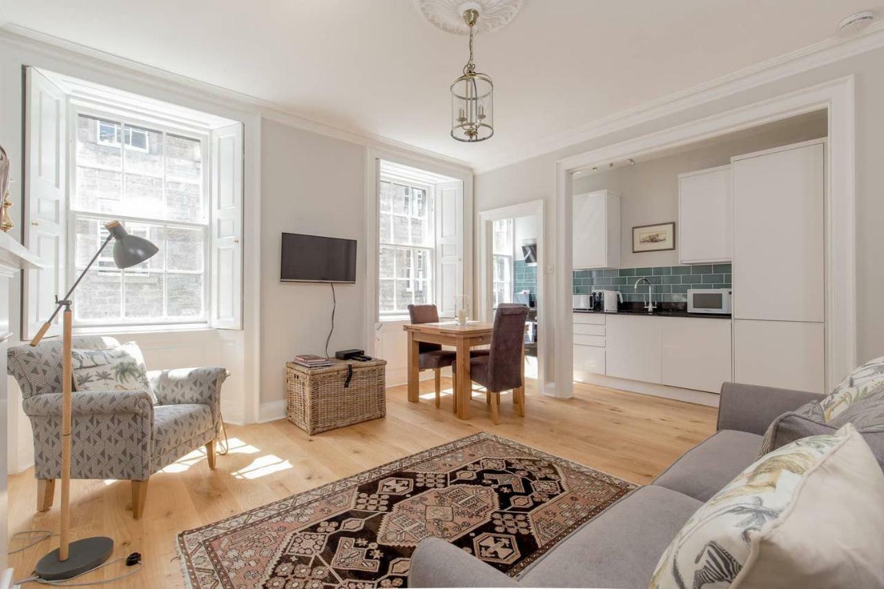 Altido Elegant Georgian 2-bedrm Apt In Heart Of Old Town Edinburgh