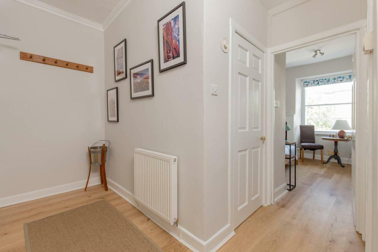 Altido Elegant Georgian 2-bedrm Apt In Heart Of Old Town Apartment *