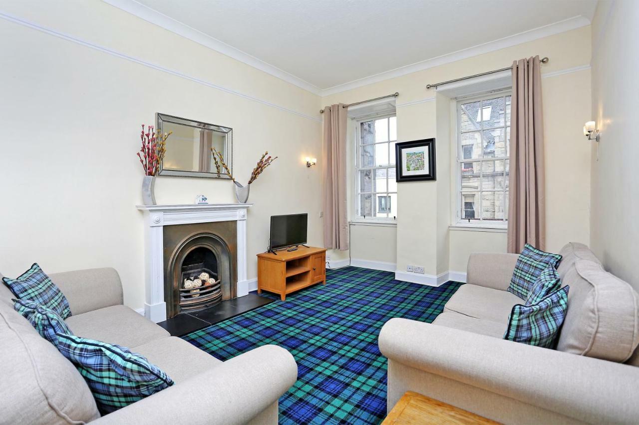 World's End - Historic 2 Bed On The Royal Mile, Sleeps 4 * Edinburgh