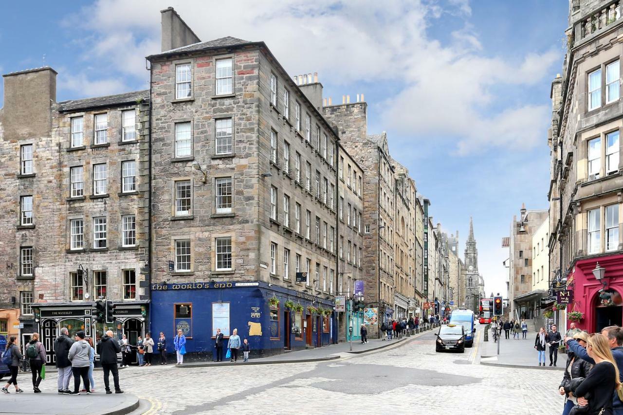 World's End - Historic 2 Bed On The Royal Mile, Sleeps 4