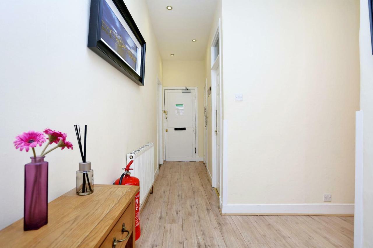 World's End - Historic 2 Bed On The Royal Mile, Sleeps 4 Edinburgh