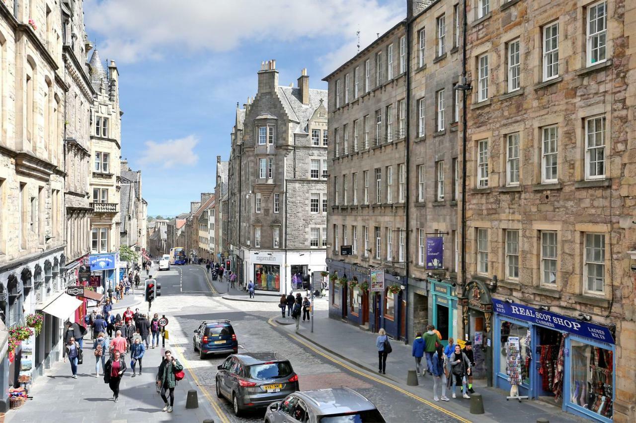 World's End - Historic 2 Bed On The Royal Mile, Sleeps 4 * Edinburgh