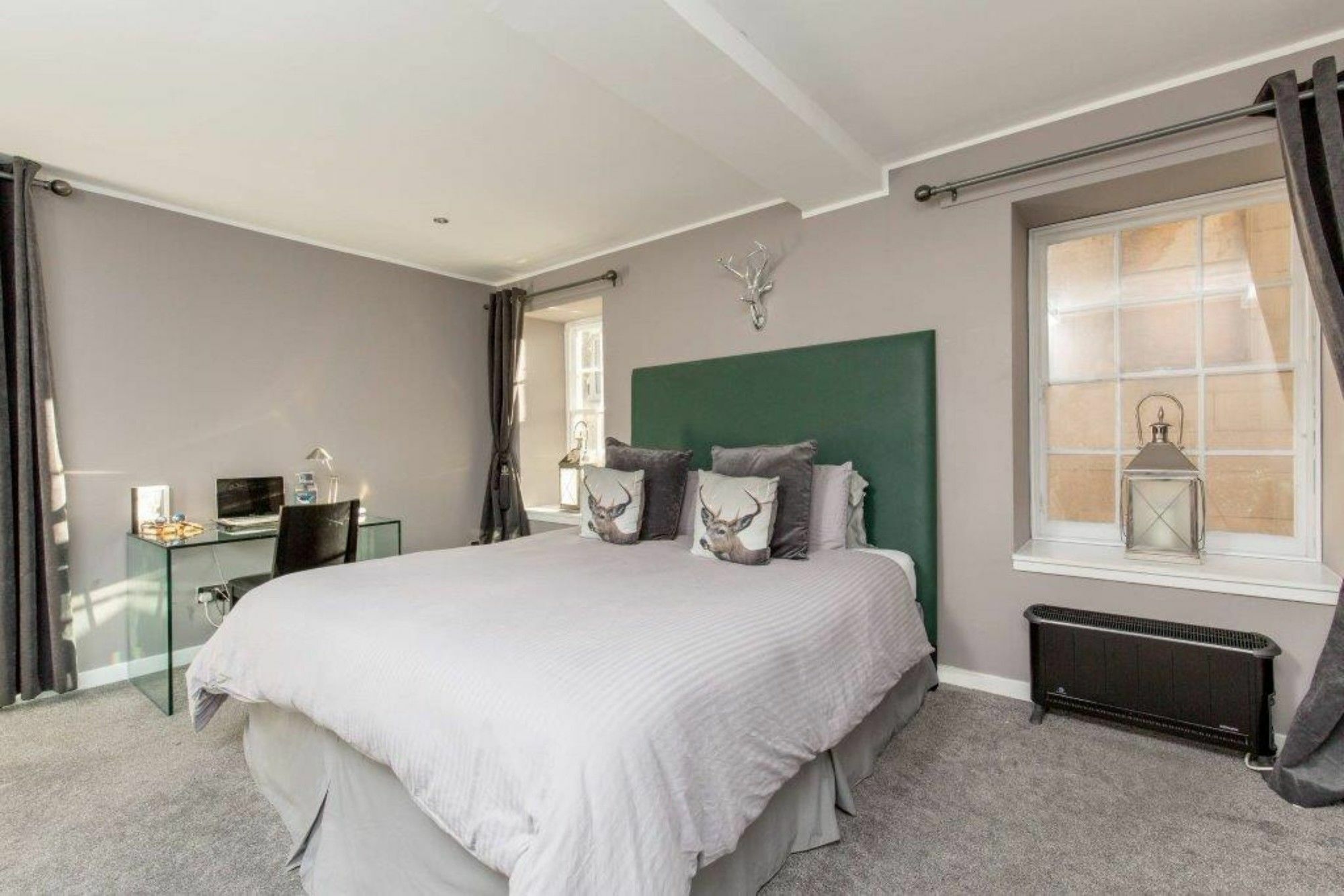 Beautiful Newly Decorated Flat On The Royal Mile! Edinburgh