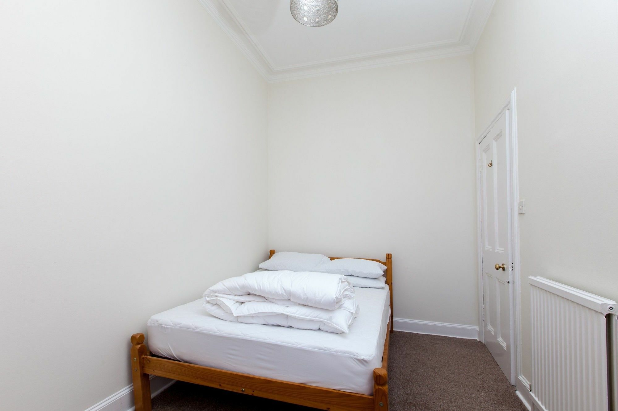 Spacious And Bright Polworth Flat Apartment