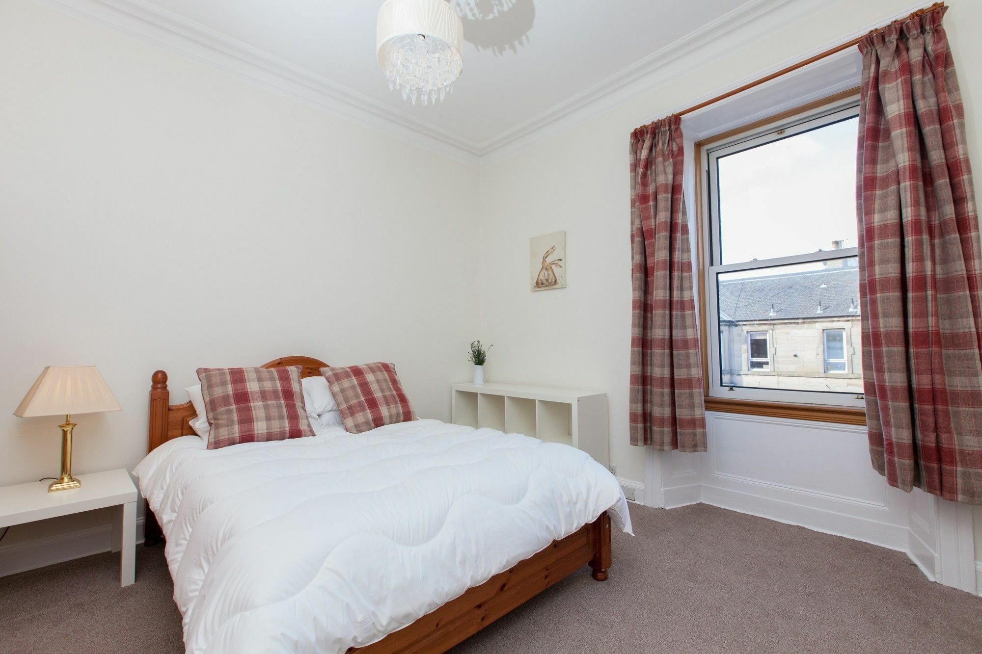 Spacious And Bright Polworth Flat Apartment
