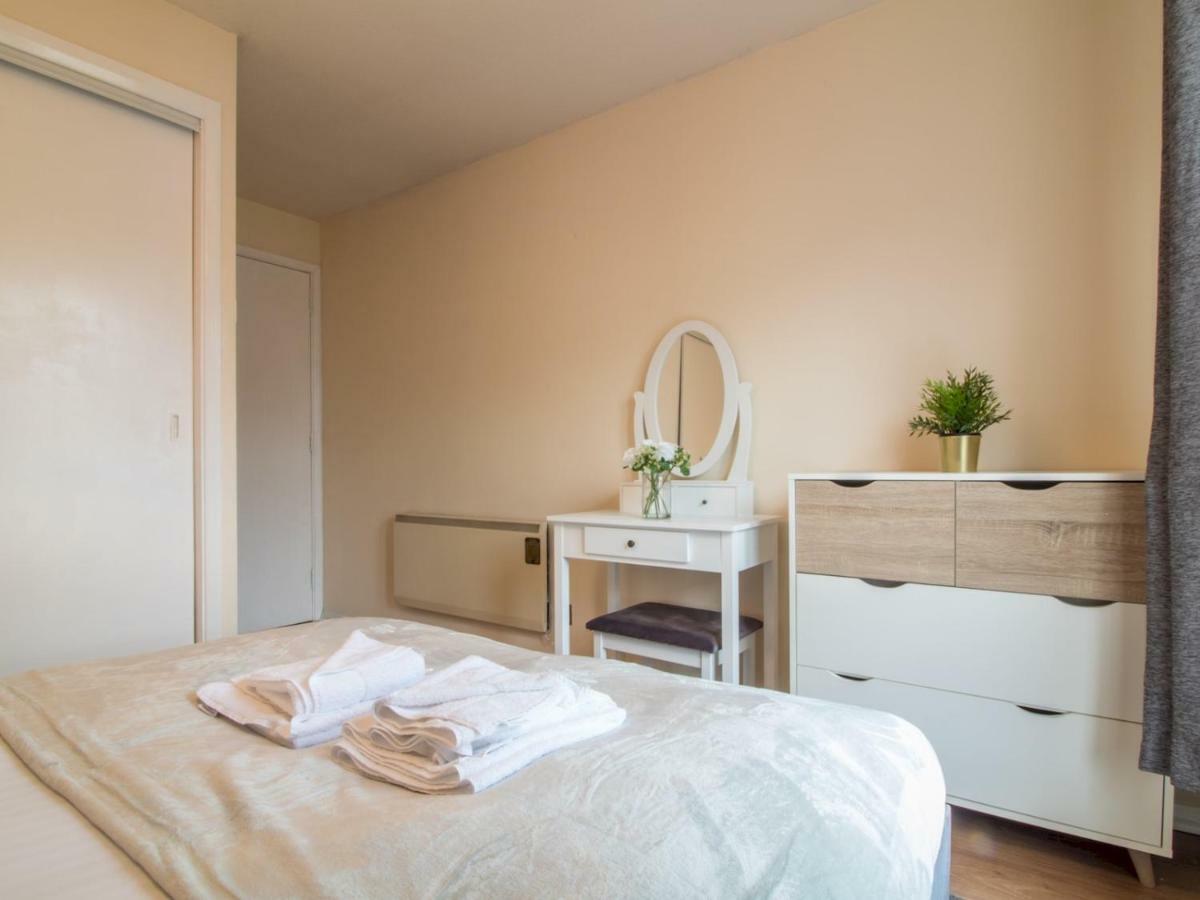Apartment Bright & Tranquil Near Centre With Free Parking! *