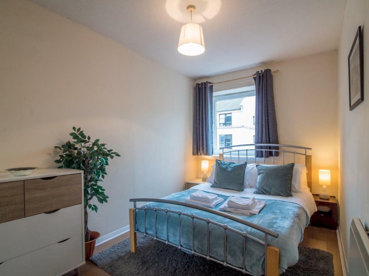Apartment Bright & Tranquil Near Centre With Free Parking!