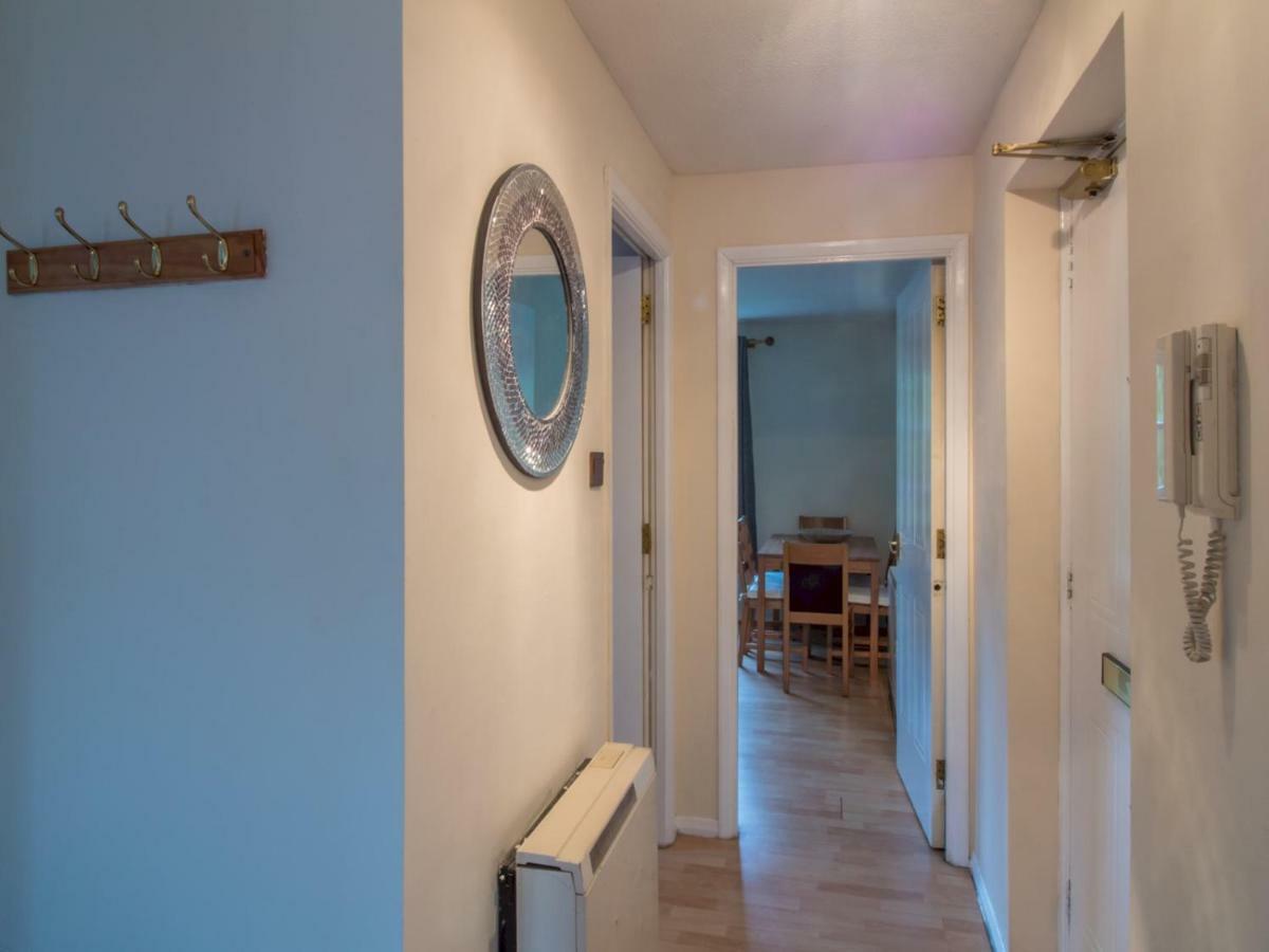 Apartment Bright & Tranquil Near Centre With Free Parking!
