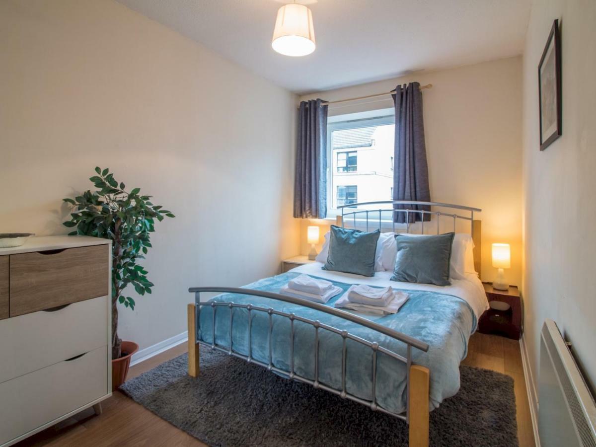 Apartment Bright & Tranquil Near Centre With Free Parking! *