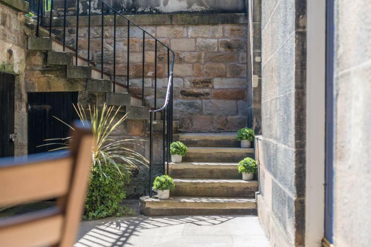 Joivy Luxury With Patio In Centre Apartment Edinburgh