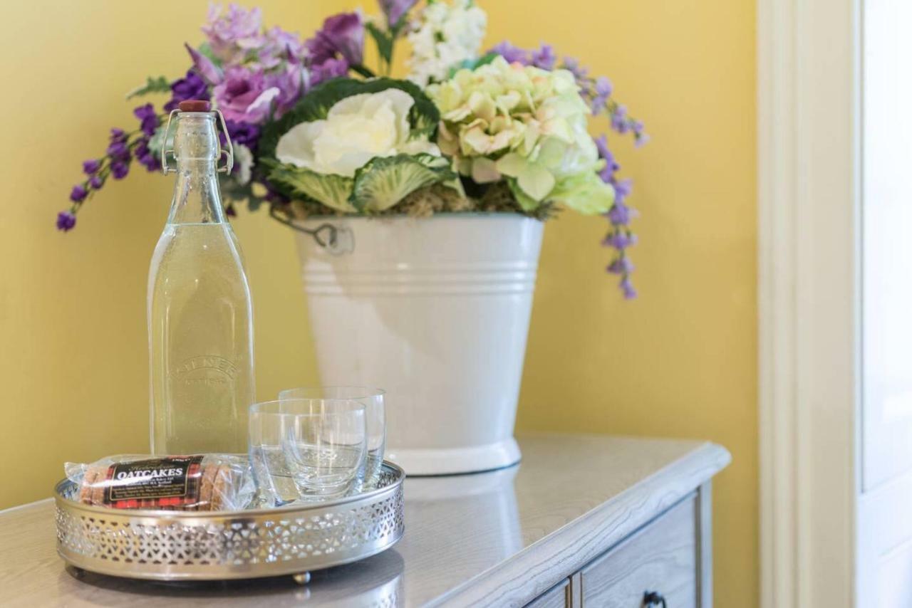 Joivy Luxury With Patio In Centre Apartment Edinburgh