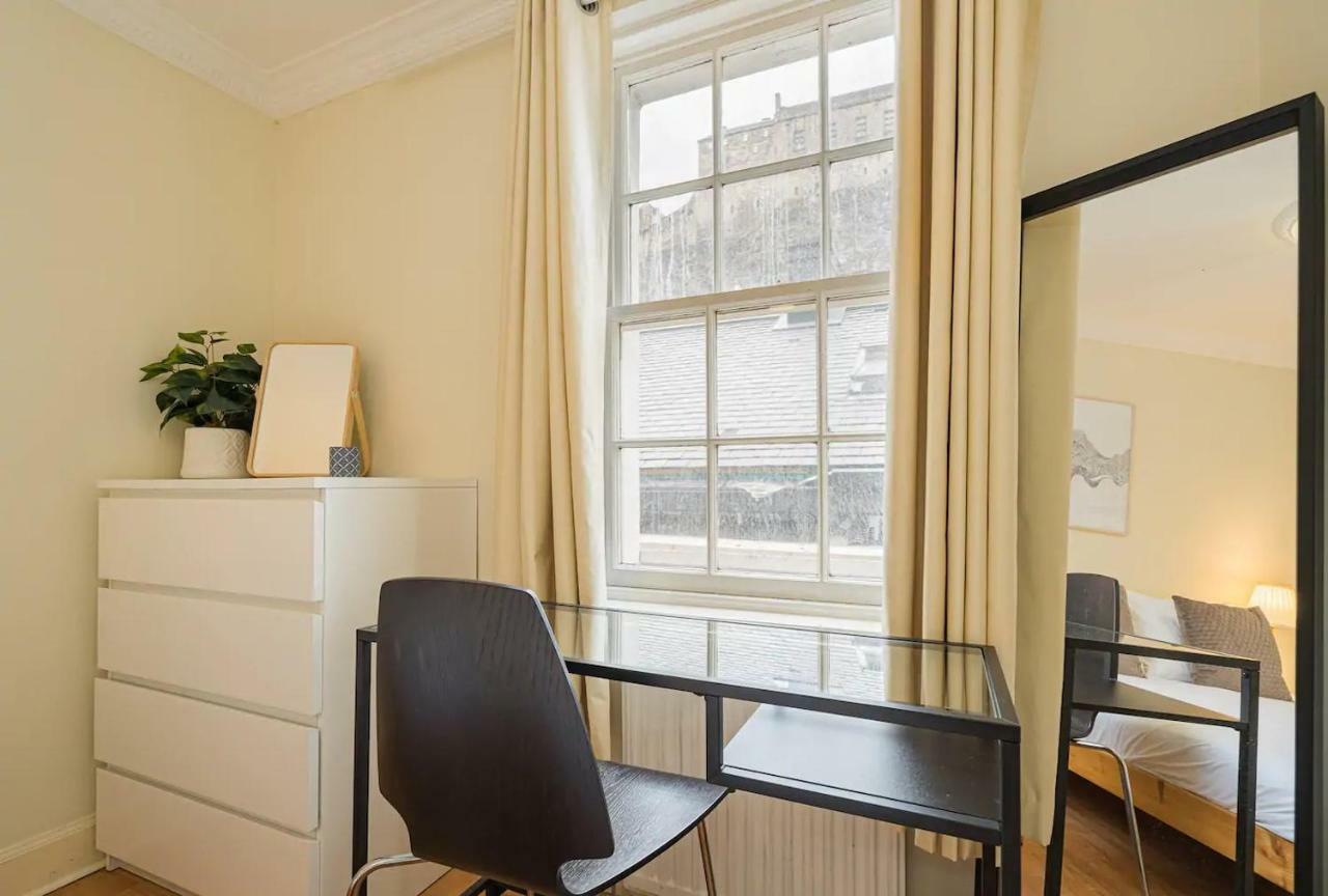 2br Grassmarket With Castle View