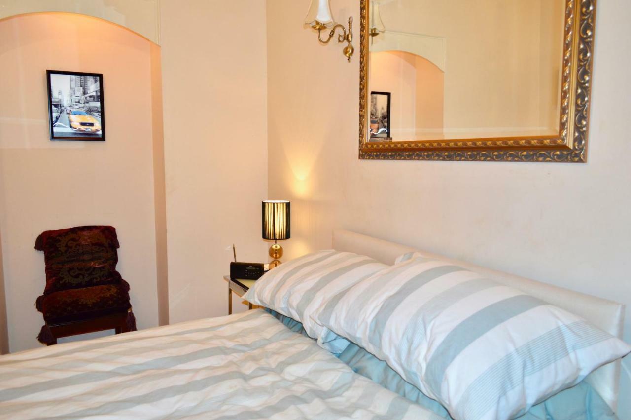 Homely Comfortable 2 Bed In Historic Rose Street * Edinburgh