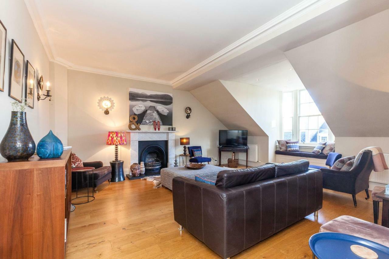North Castle Street Luxury 3 Bedroom/3 Bathroom *