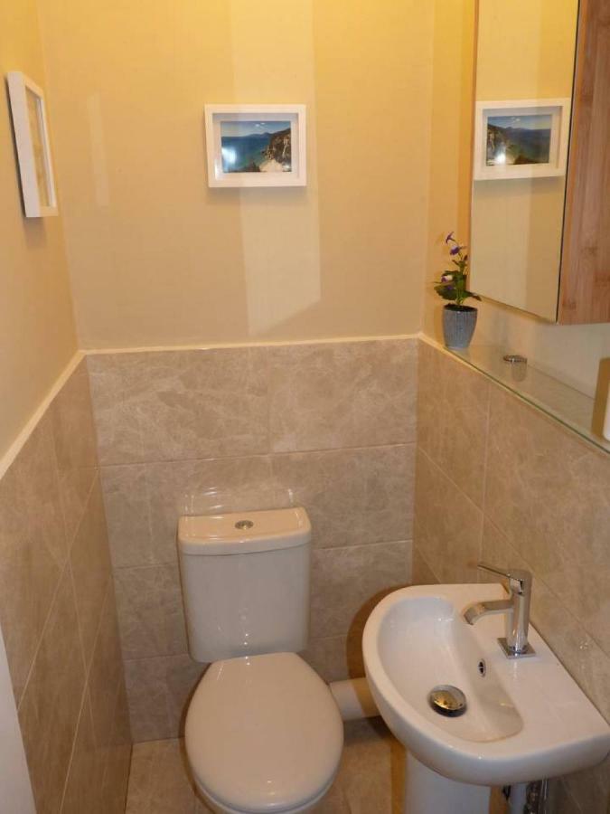 Downfield Place - Bright Flat 15 Minutes To Princes St Apartment