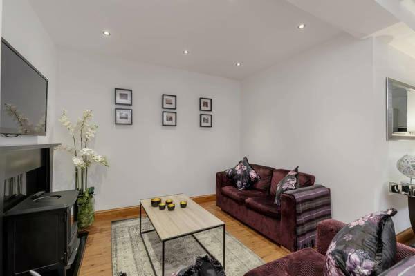 The Cumberland Mews * Edinburgh
