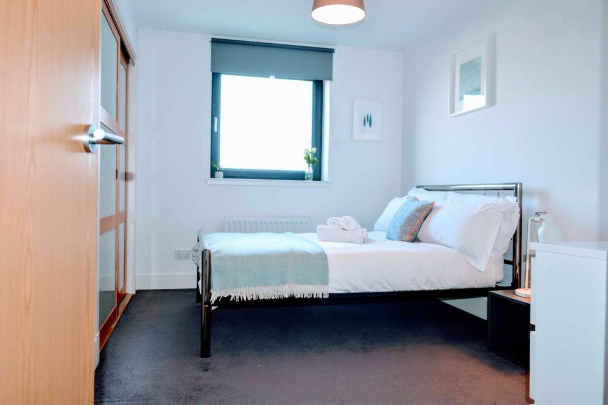 Beautifully Renovated -central Apartment *