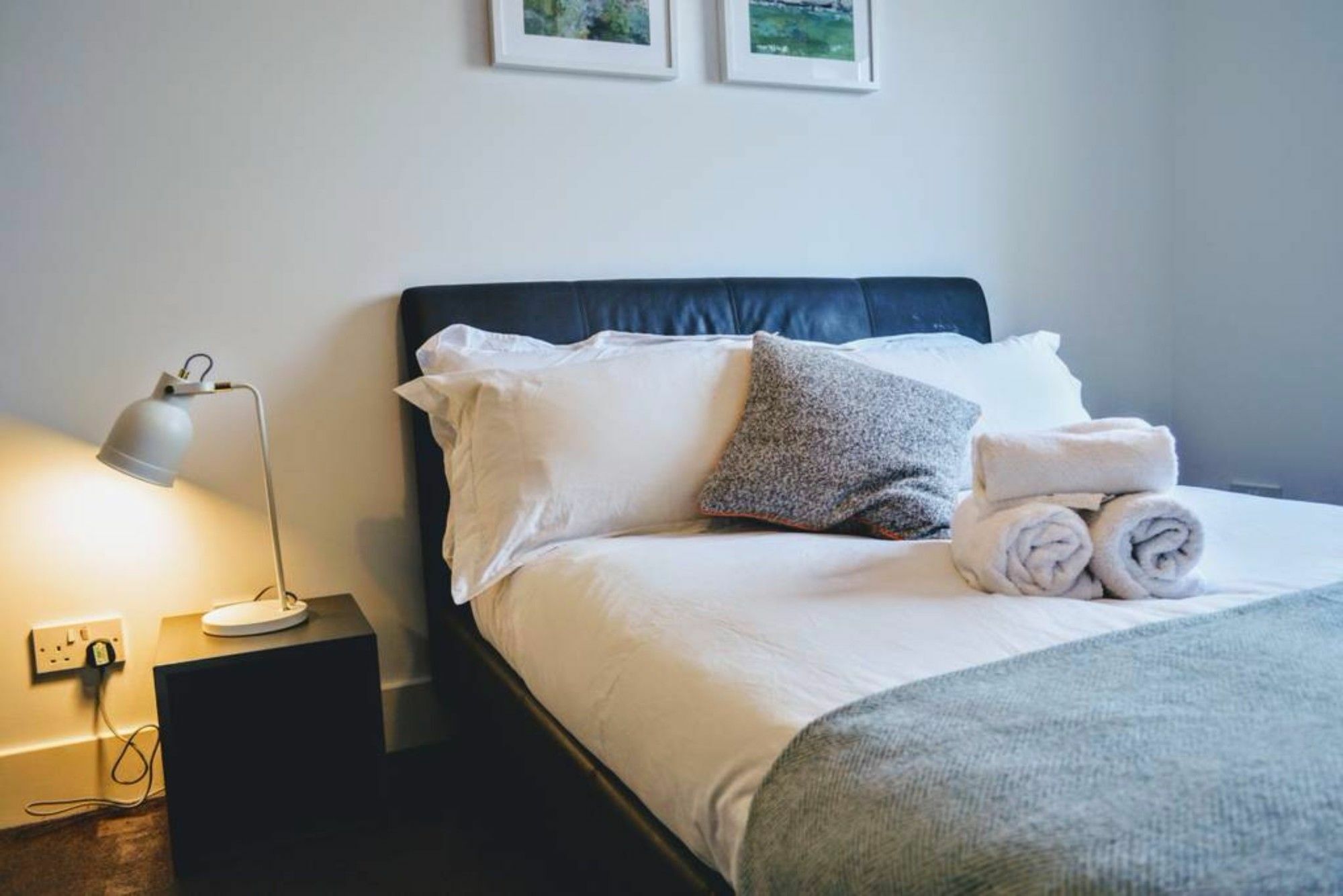 Beautifully Renovated -central Apartment
