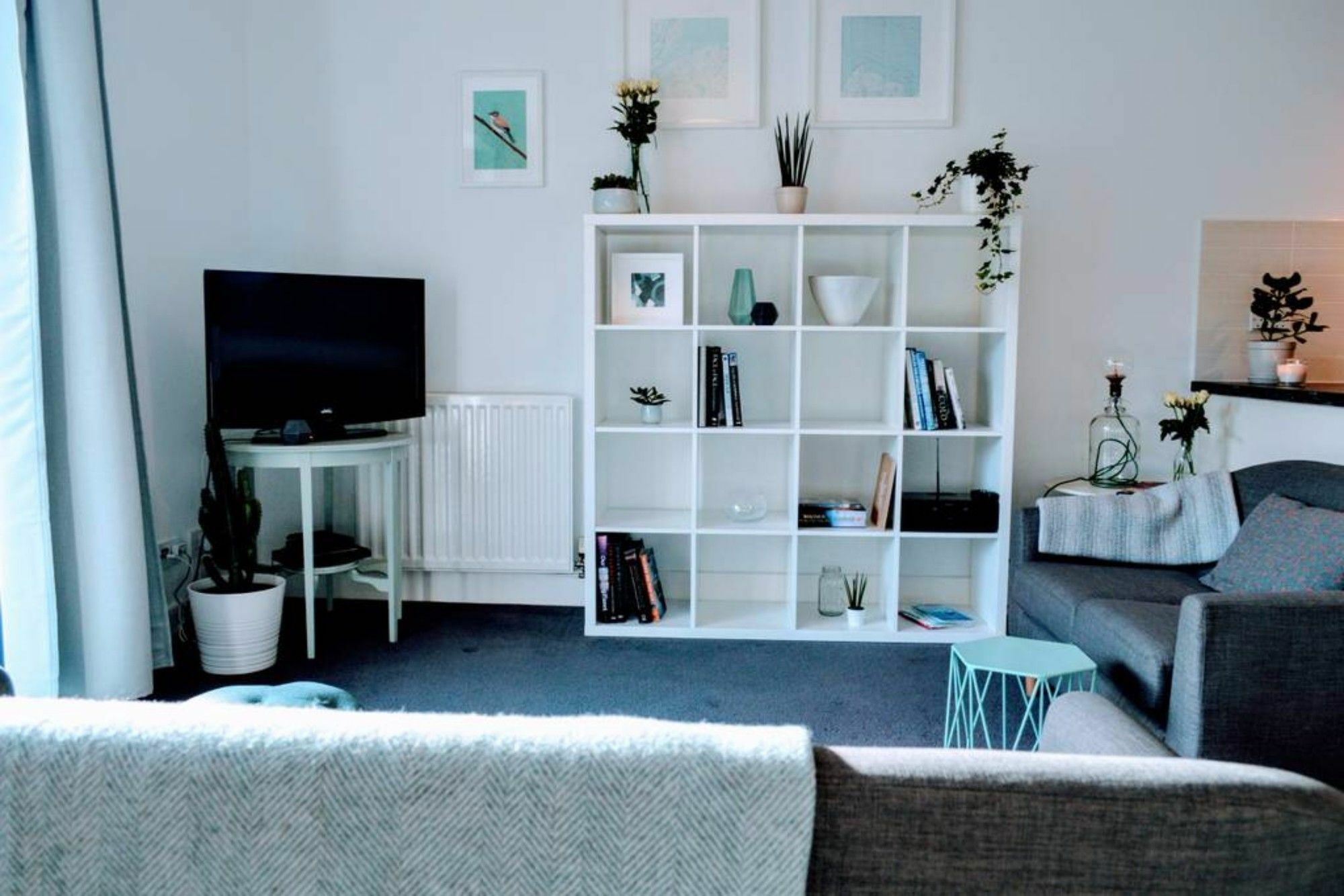 Beautifully Renovated -central Apartment *