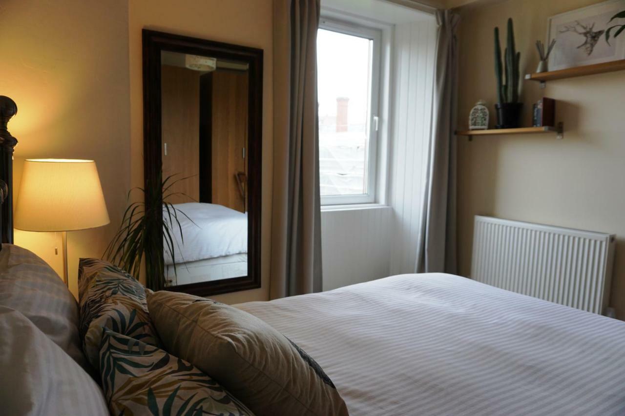 Comfortable Central West End *