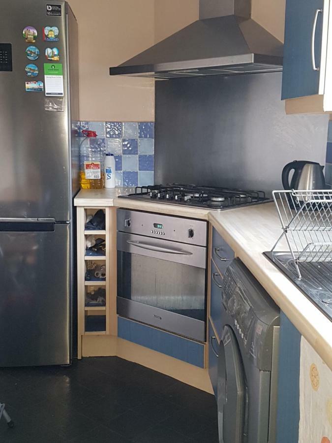 A Double Room In Vibrant Leith- Female Guest Only * Edinburgh