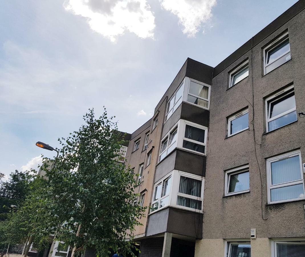 A Double Room In Vibrant Leith- Female Guest Only Homestay *
