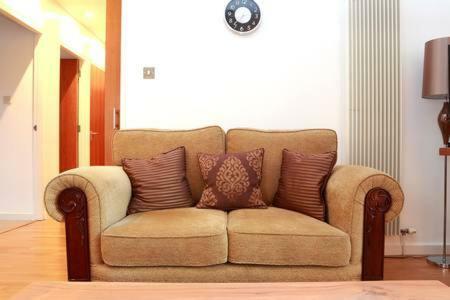 The Park - Holyrood Road With Free Parking Appartement
