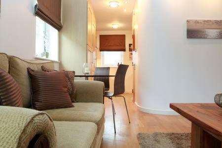 The Park - Holyrood Road With Free Parking Appartement *
