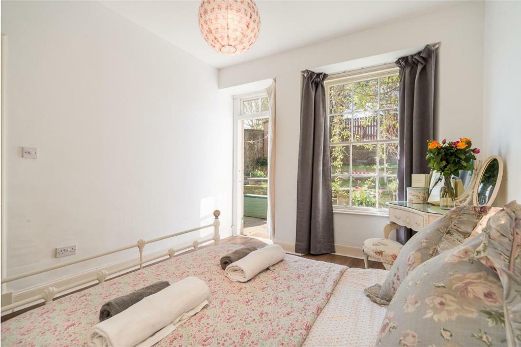 Apartment Vintage Apt, Pvt Garden, Wifi, New Town *