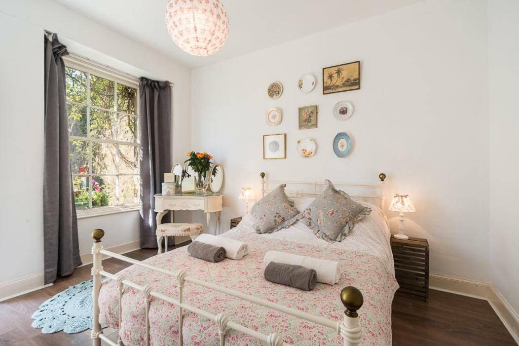 Vintage Apt, Pvt Garden, Wifi, New Town