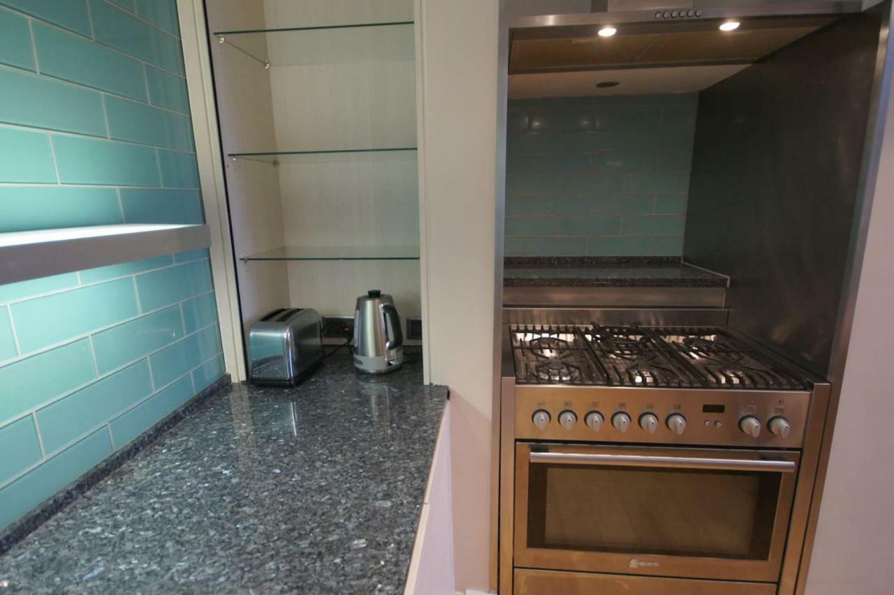 Spacious 2 Bed Next To Royal Mile & Waverley Apartment Edinburgh