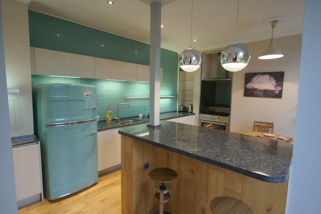 Spacious 2 Bed Next To Royal Mile & Waverley *