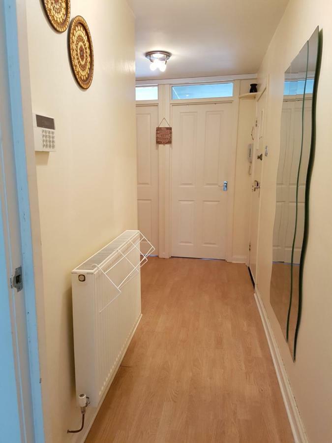 A Double Room In Vibrant Leith- Female Guest Only * Edinburgh