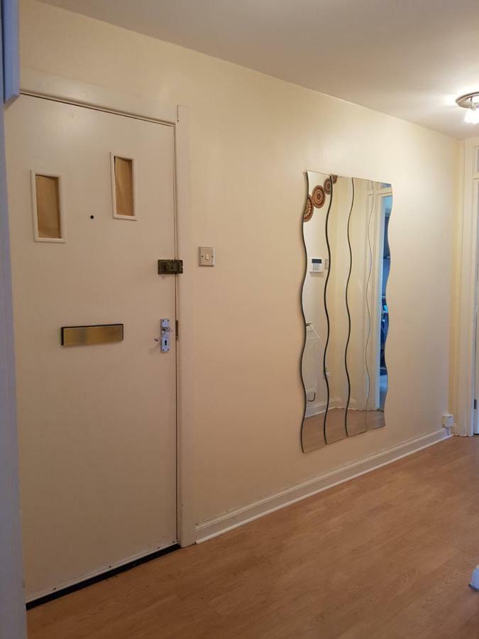 A Double Room In Vibrant Leith- Female Guest Only Homestay